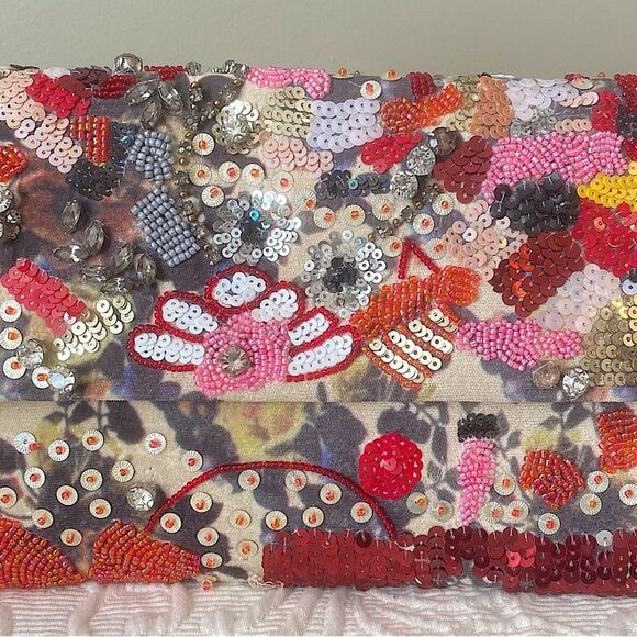 Lulus Earthly Gardens Beige Sequined Beaded Embellished Clutch - Picture 4 of 10